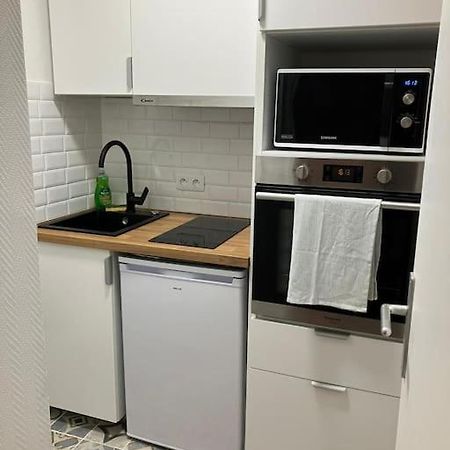 Studio Cosy 12 Min Arc De Triomphe Apartment Rueil-Malmaison Bagian luar foto